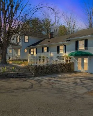 Addiction Rehab Centers Image