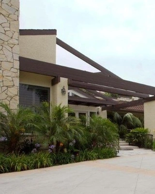 Addiction Treatment Program - Domus Retreat Image