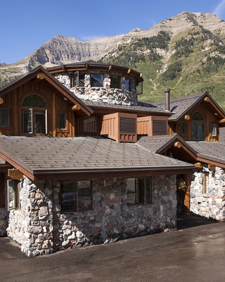 Cirque Lodge Image