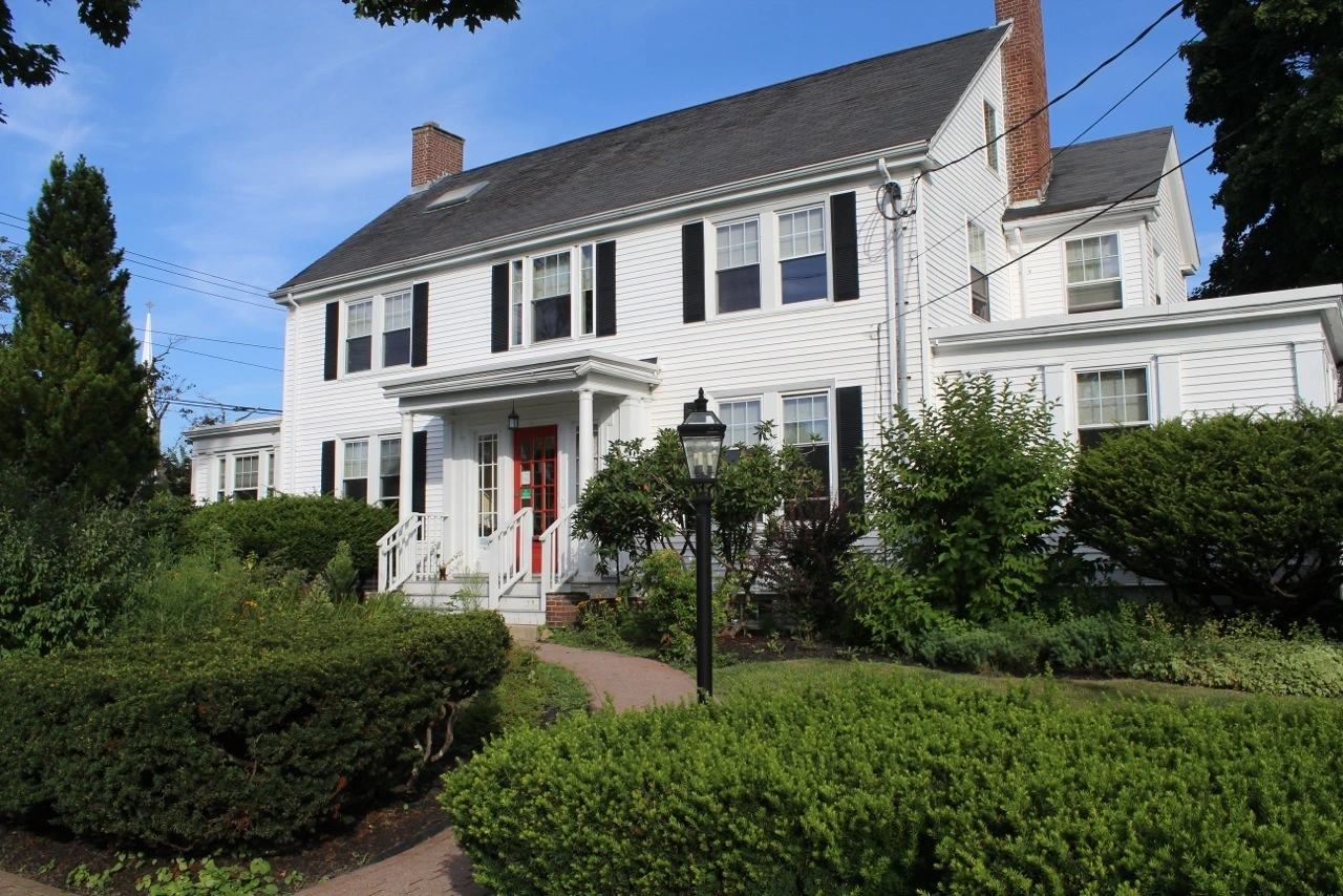 crossroads-back-cove-womens-residential-program-gallery.jpg