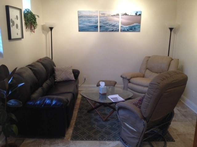 lowry-hill-psychotherapy-and-assessment-center-gallery-3.jpg