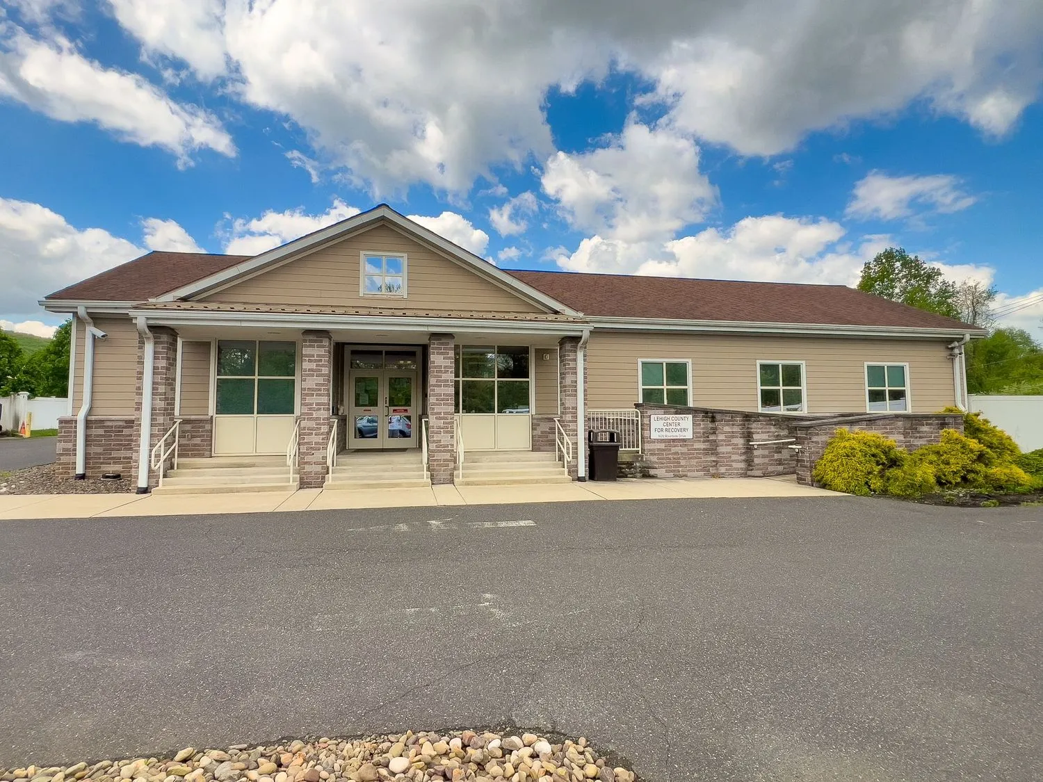 white-deer-run-of-lehigh-adult-residential-gallery.jpg