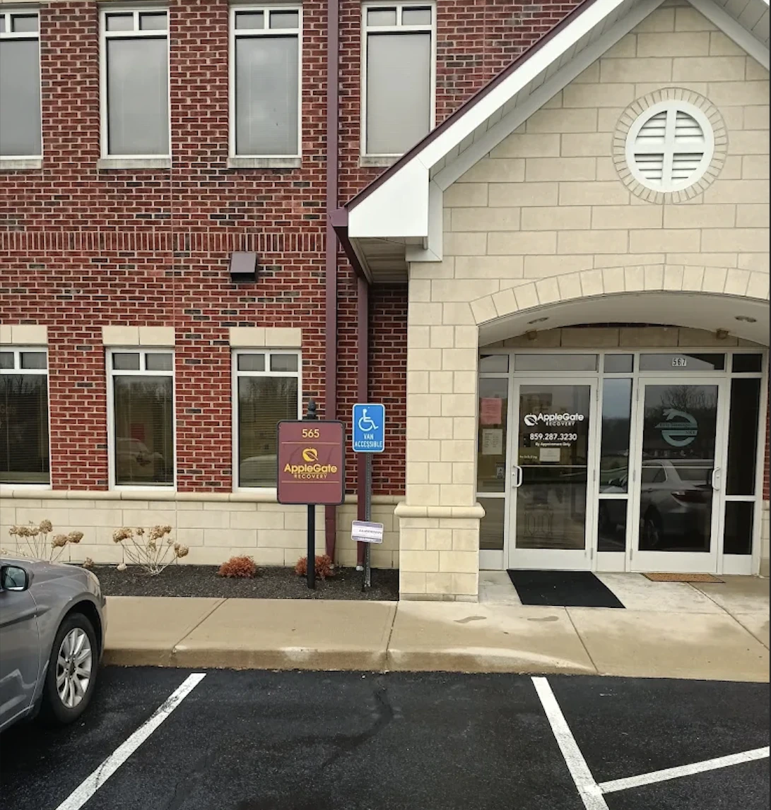 applegate-recovery-crestview-hills-2-gallery.png
