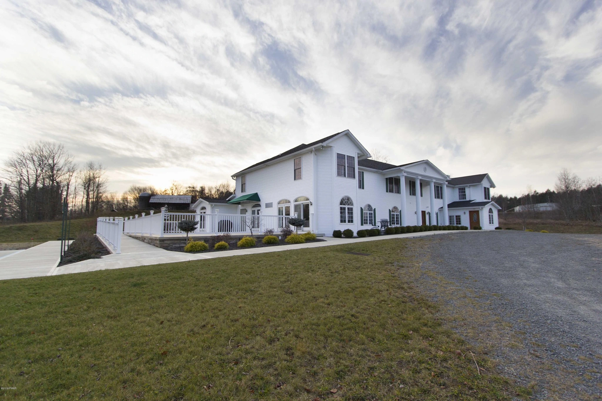 avenues-recovery-center-at-lake-ariel-2-gallery.jpg