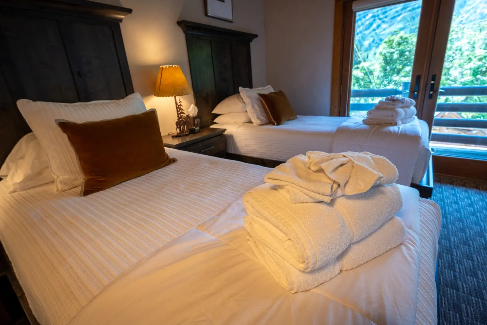 cirque-lodge-2-gallery-1.png