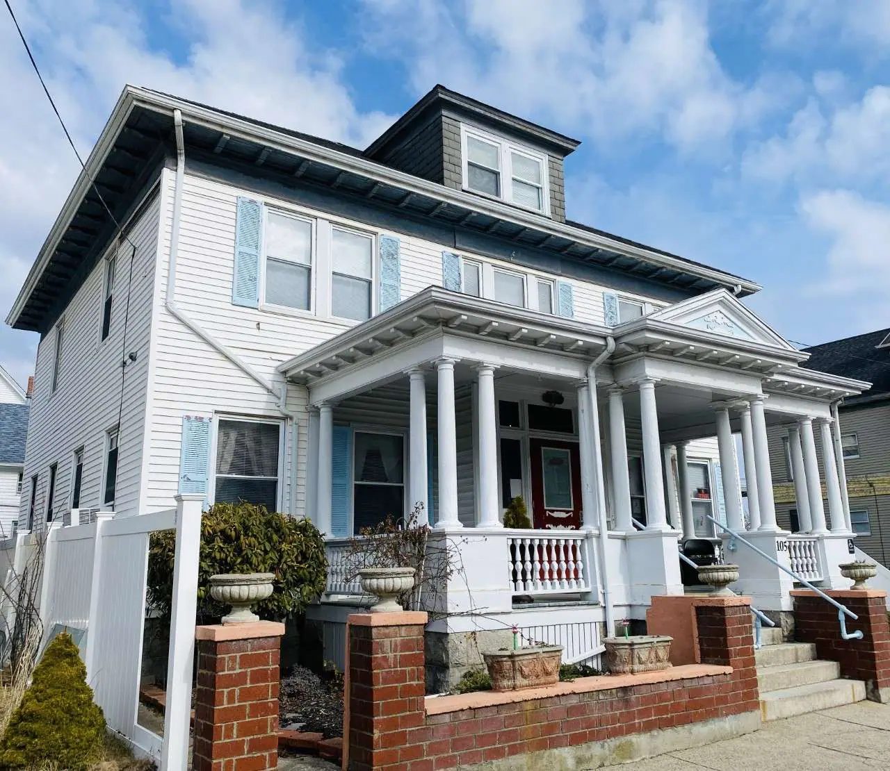 high-point-treatment-center-womens-graduate-house-gallery.webp