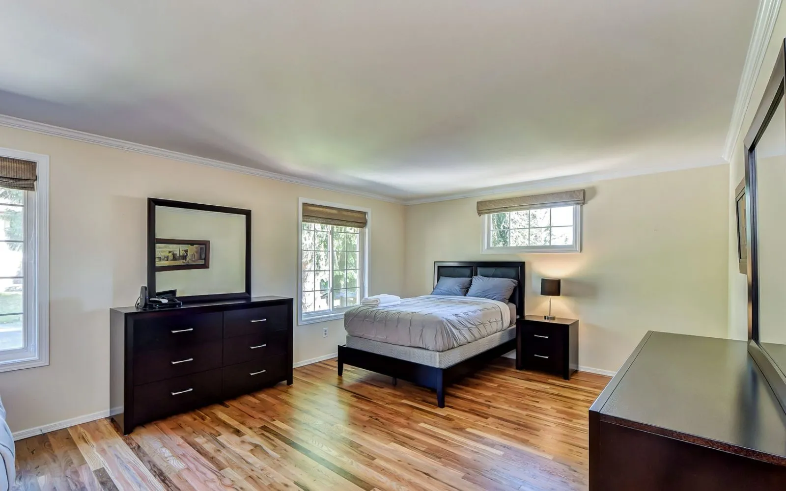 hotel-california-by-the-sea-bellevue-2-gallery-1.jpg