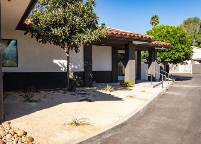 jackson-house-santa-paula-gallery-12.png