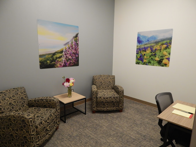 lifeline-connections-crisis-wellness-center-gallery-1.jpg
