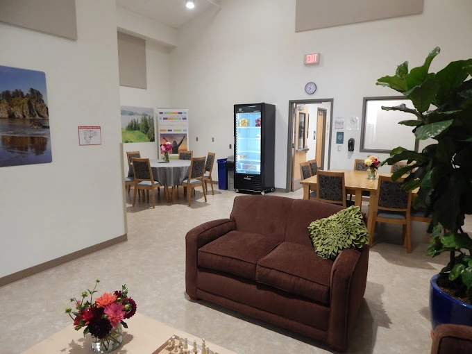 lifeline-connections-crisis-wellness-center-gallery-2.jpg