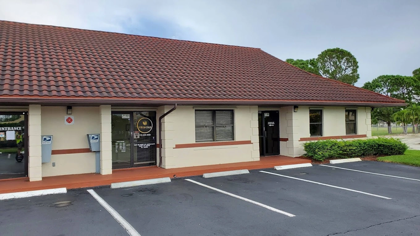 miracles-recovery-center-2-gallery.jpg