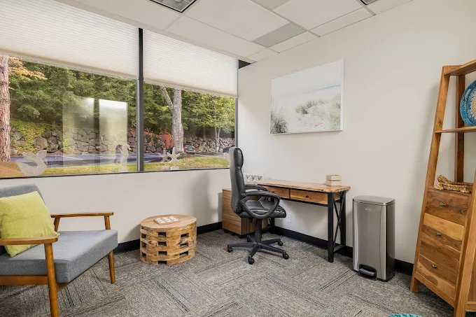 newport-academy-kirkland-outpatient-gallery-13.webp
