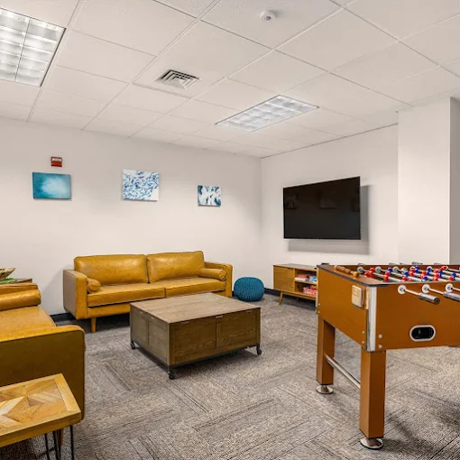 newport-academy-kirkland-outpatient-gallery-14.webp
