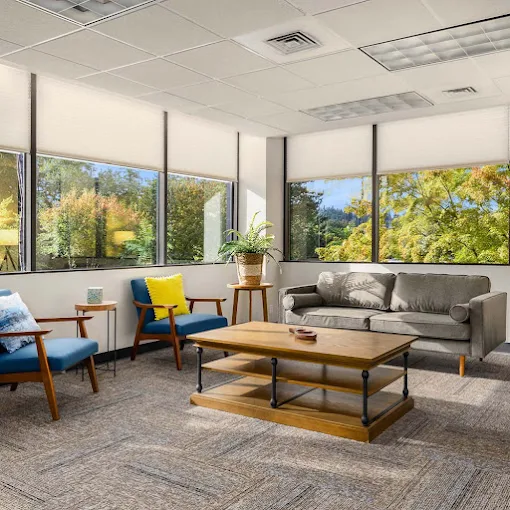 newport-academy-kirkland-outpatient-gallery-2.webp