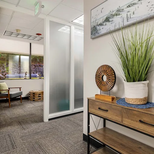 newport-academy-kirkland-outpatient-gallery-5.webp