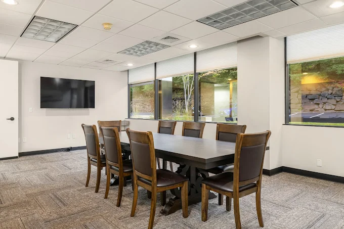 newport-academy-kirkland-outpatient-gallery-7.webp