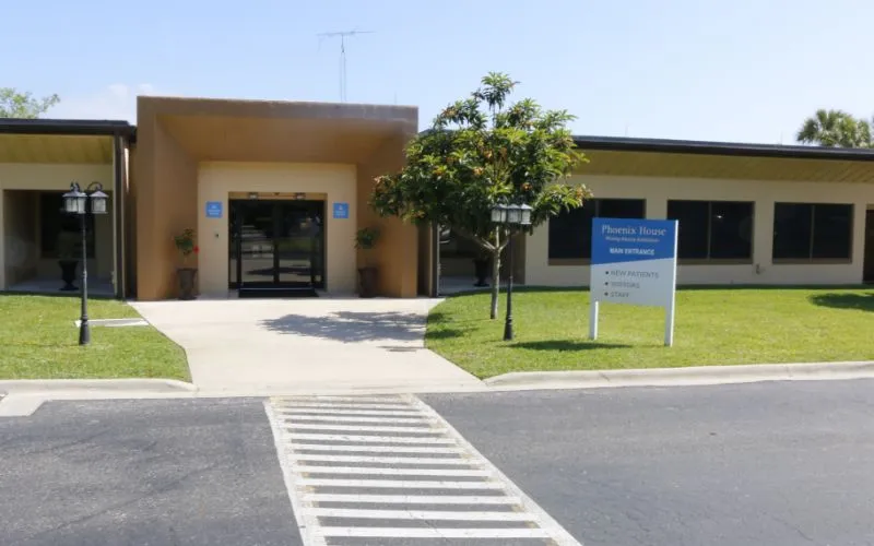 phoenix-house-florida-citra-residential-treatment-facility-gallery.jpg