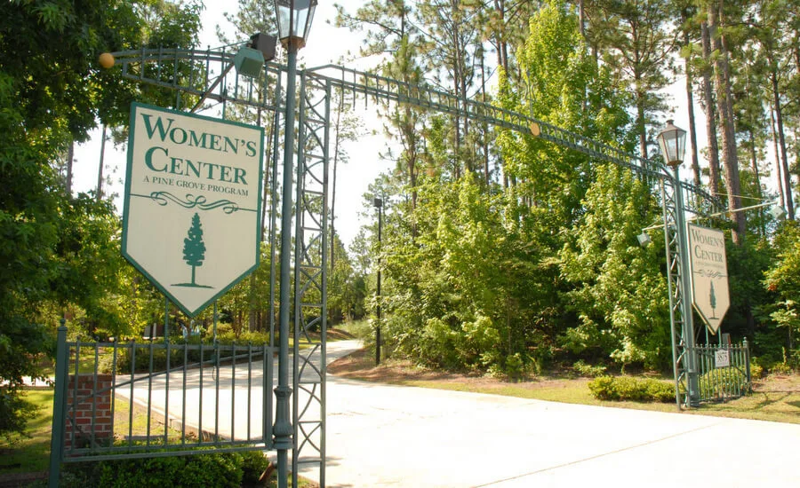 pine-grove-womens-center-gallery-2.jpg