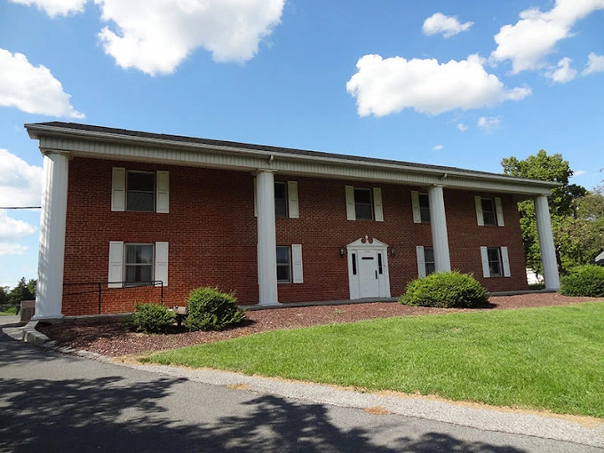 pyramid-mechanicsburg-outpatient-gallery.jpg