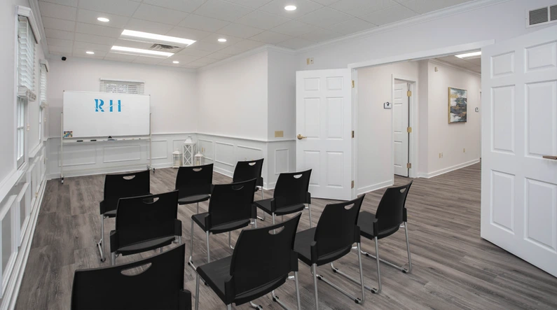 rolling-hills-recovery-center-2-gallery-4.png