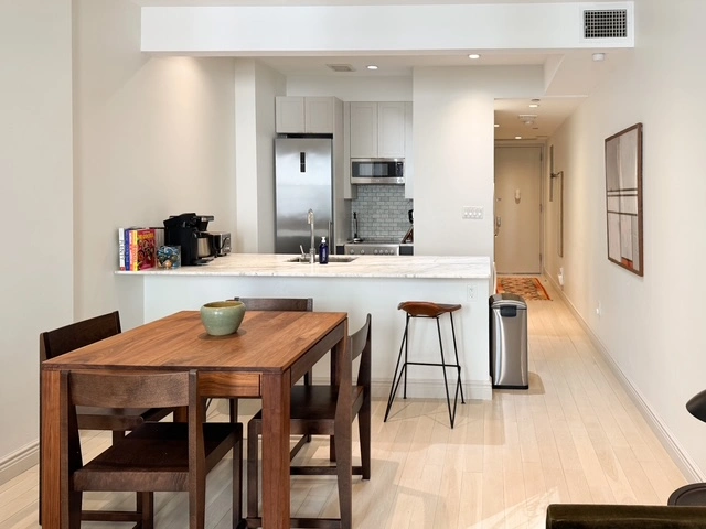 the-bridge-nyc-78th-street-sober-apartments-gallery-1.jpg