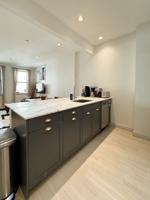 the-bridge-nyc-78th-street-sober-apartments-gallery-17.jpg