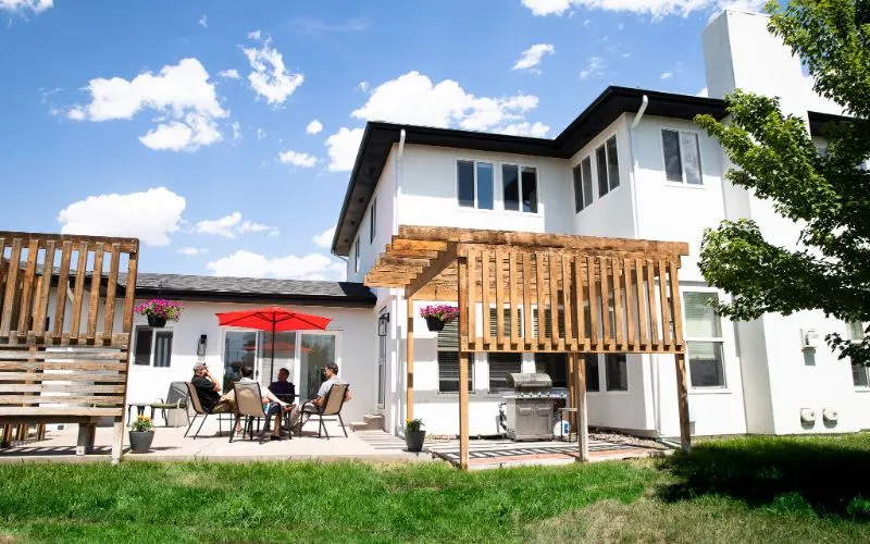 valiant-living-professionals-program-for-men-gallery.jpg
