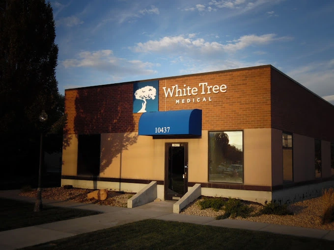 white-tree-medical-gallery.jpg