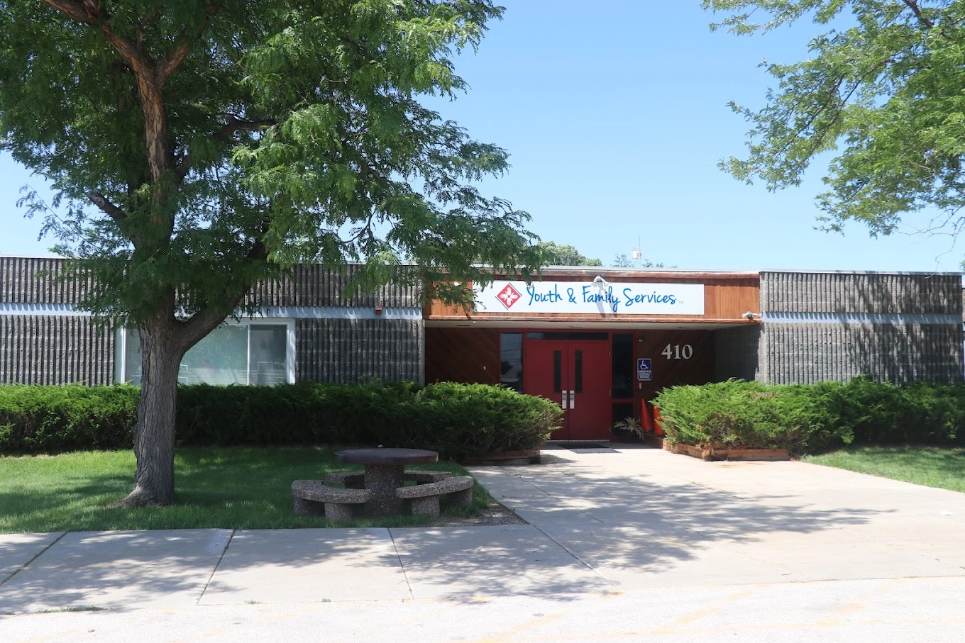 youth-and-family-services-counseling-center-gallery.jpg
